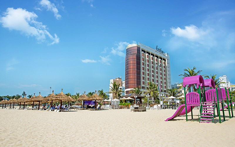 holiday-beach-danang-hotel-resort